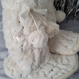 NEW Ivory Sparkle Slippers. Sz 4 / 5